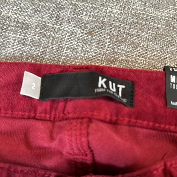 Kut from the Kloth MIA Skinny Jean in Plum - Picture 5 of 12